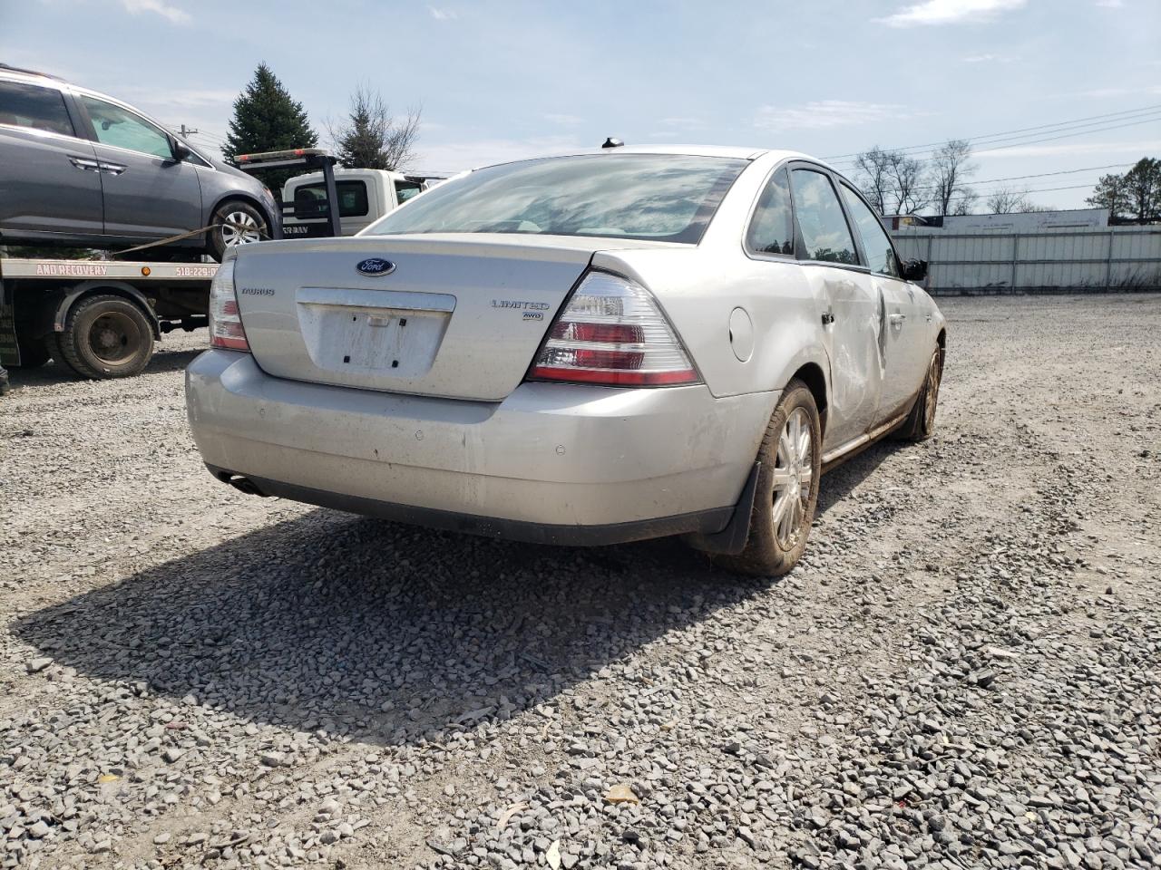 Photo 4 from auction – 2008 FORD TAURUS LIM with VIN 1FAHP28W98G158395