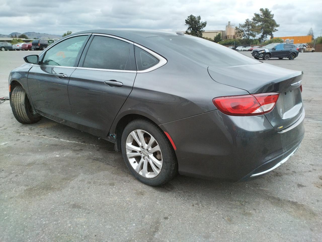 Photo 3 from auction – 2015 CHRYSLER 200 LIMITE with VIN 1C3CCCAB0FN617114