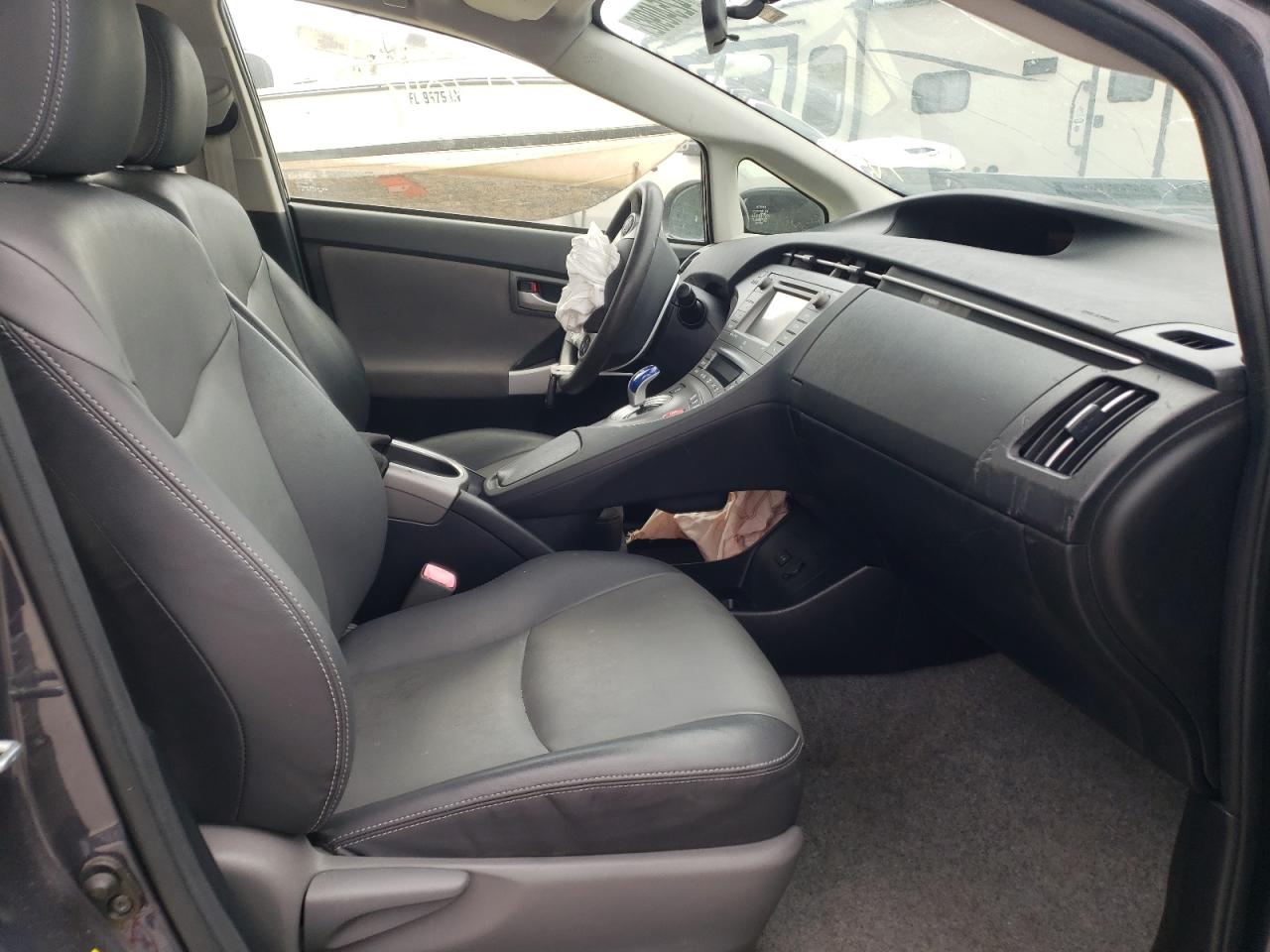 Photo 5 from auction – 2013 TOYOTA PRIUS with VIN JTDKN3DU0D1631274
