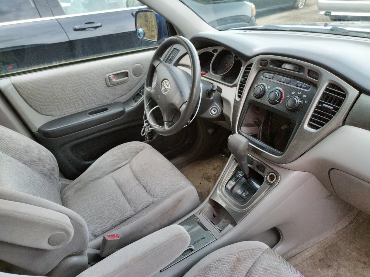 Photo 9 from auction – 2003 TOYOTA HIGHLANDER with VIN JTEHF21A530124902