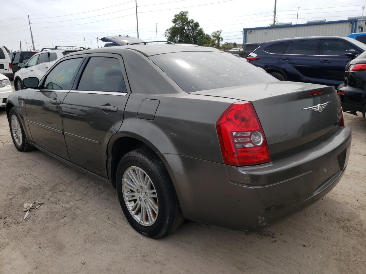 Photo 3 from auction – 2009 CHRYSLER 300 LX with VIN 2C3LA43D39H608351