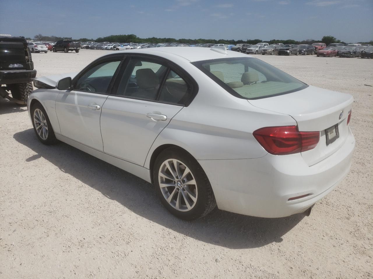 Photo 3 from auction – 2016 BMW 320 I with VIN WBA8E1G53GNT99590