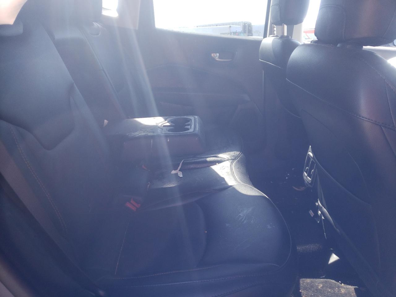 Photo 6 from auction – 2020 JEEP COMPASS LI with VIN 3C4NJDCB8LT100409