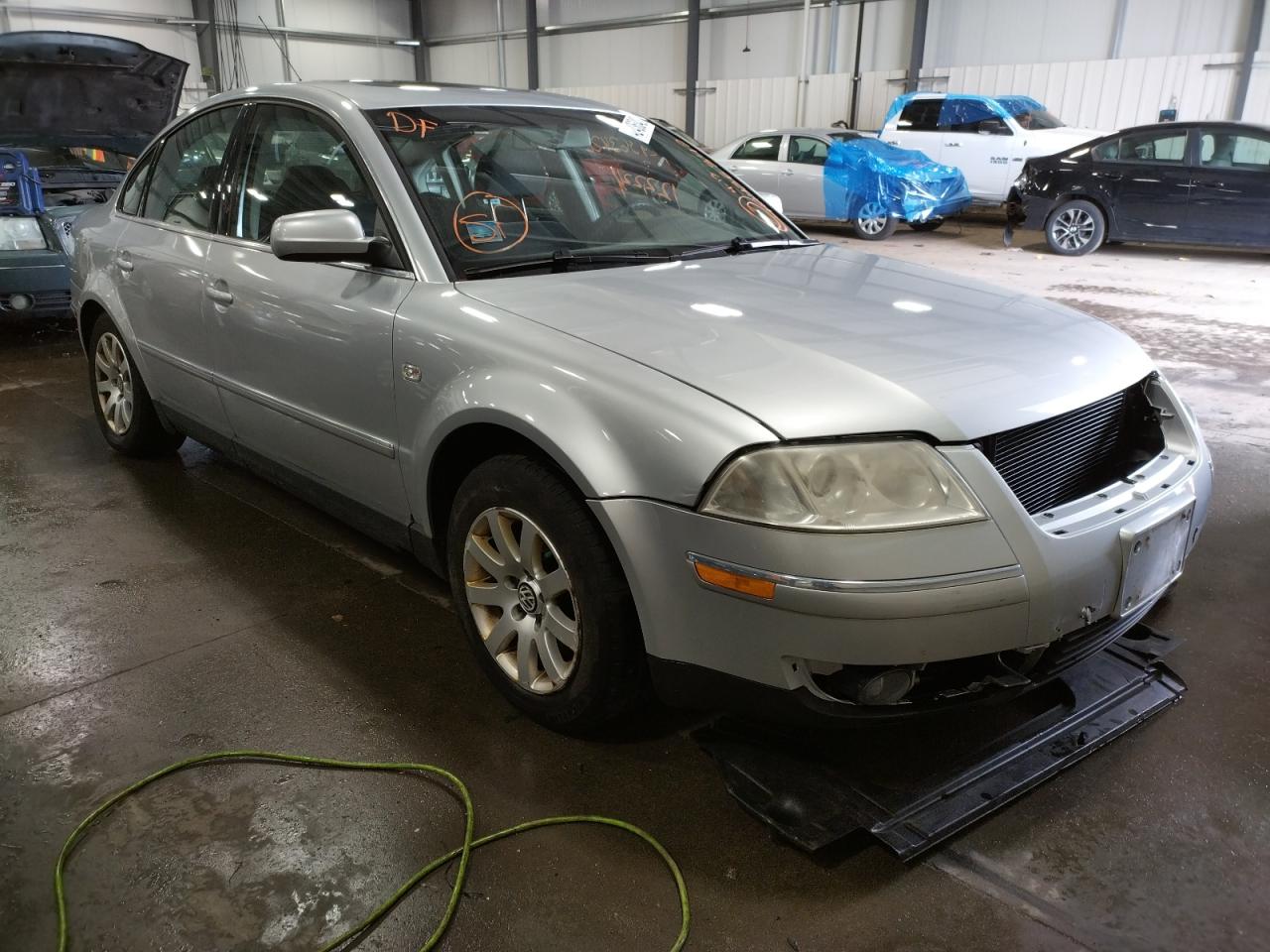 VOLKSWAGEN PASSAT GLS 2002 with VIN WVWPD63BX2P354430 - Photo from auction