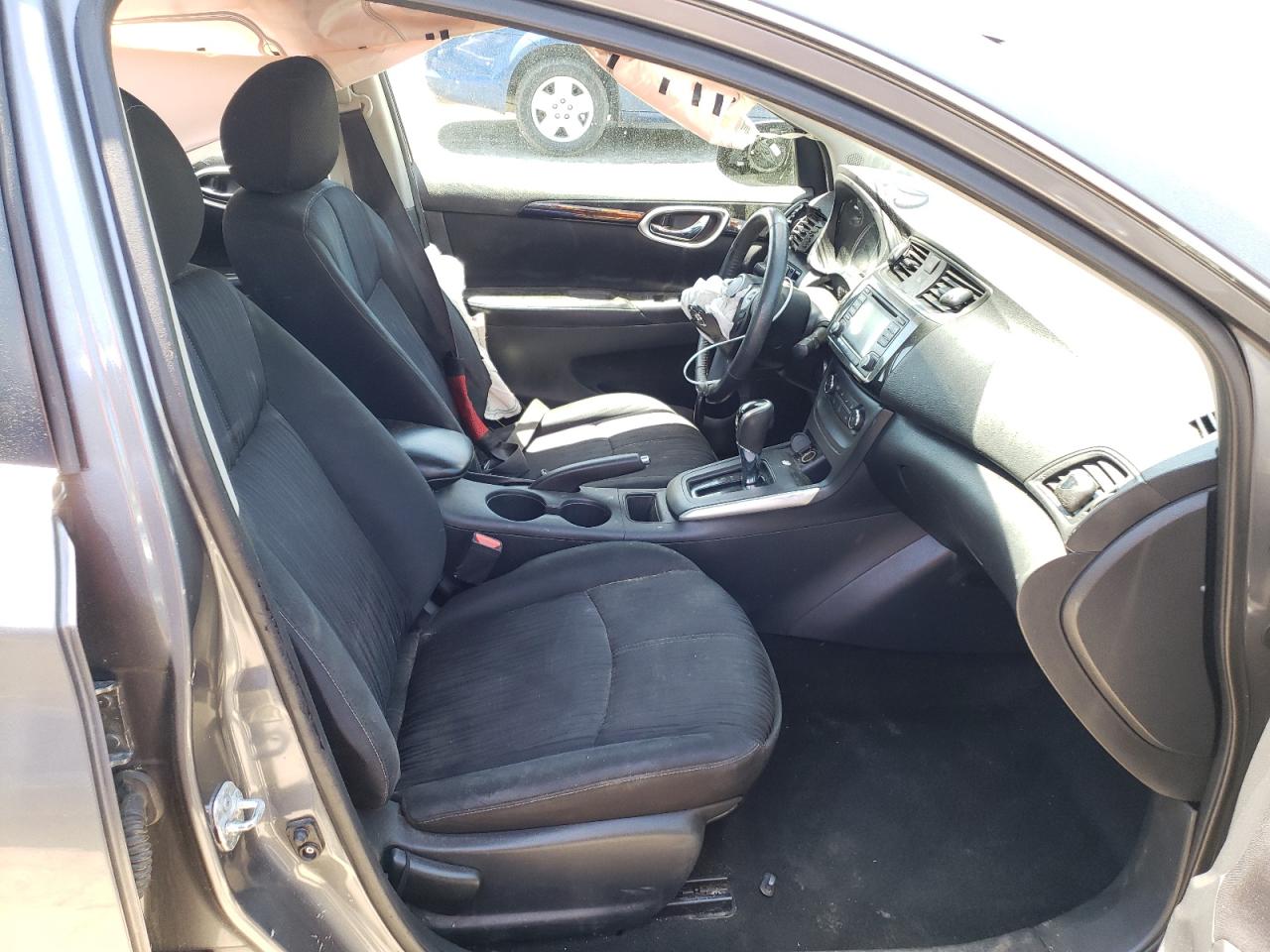 Photo 5 from auction – 2016 NISSAN SENTRA S with VIN 3N1AB7AP1GL642861