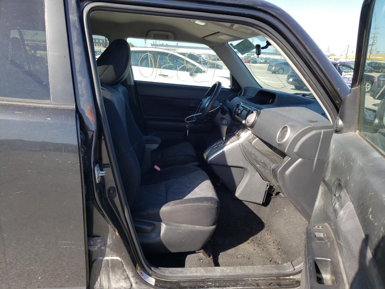 Photo 5 from auction – 2011 TOYOTA SCION XB with VIN JTLZE4FE1B1138523