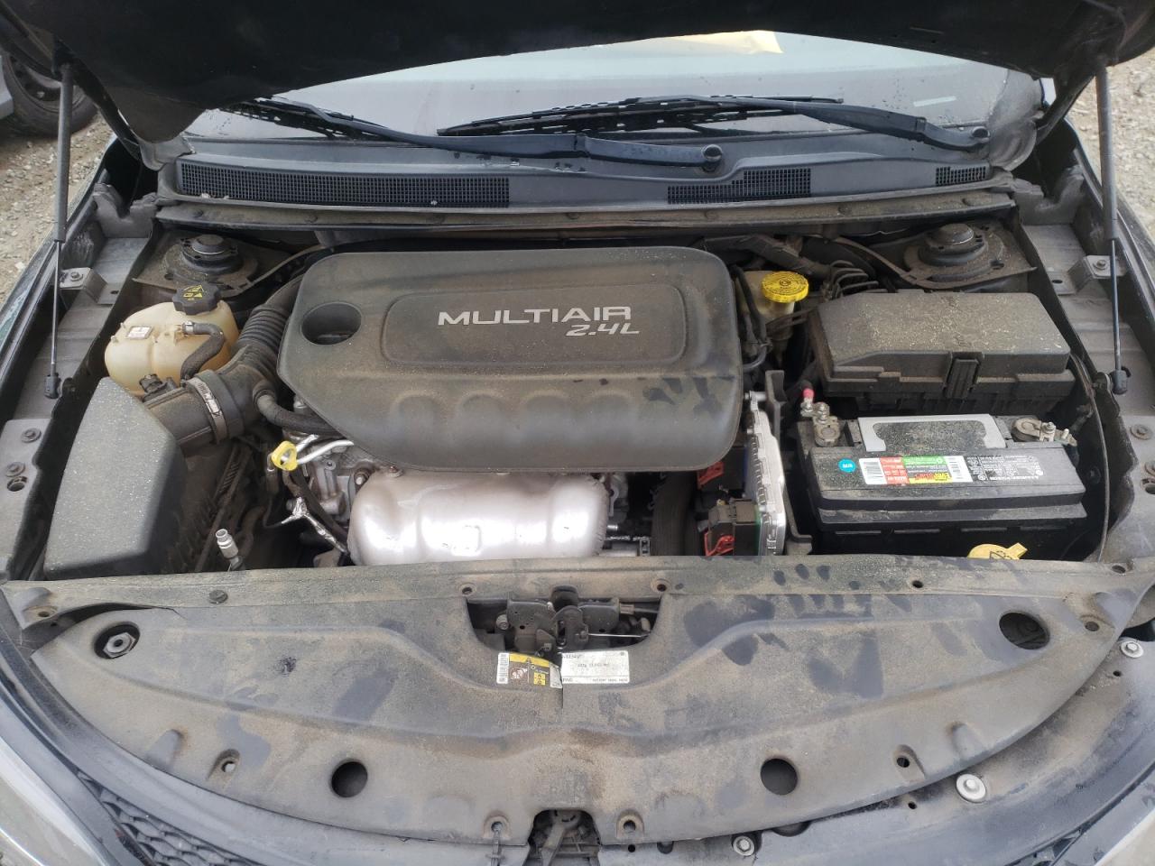 Photo 12 from auction – 2015 CHRYSLER 200 S with VIN 1C3CCCBB2FN596670