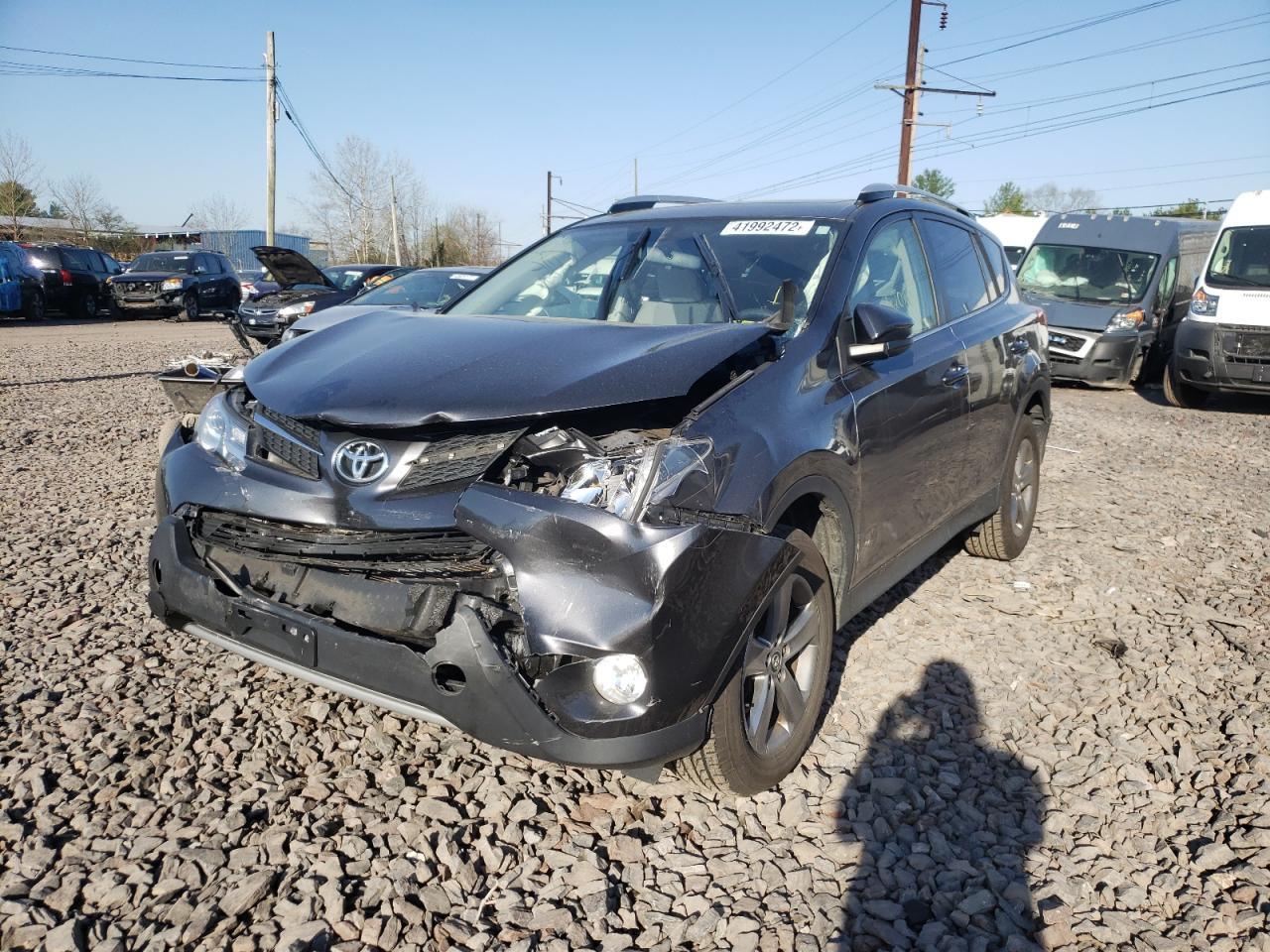 Photo 2 from auction – 2015 TOYOTA RAV4 XLE with VIN JTMRFREV2FD112640