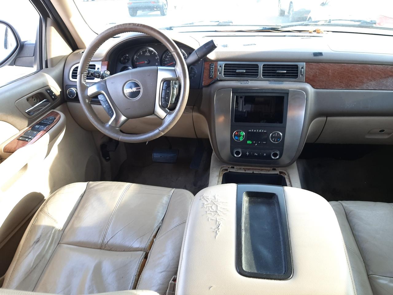 Photo 9 from auction – 2007 GMC YUKON with VIN 1GKFC13097R361191
