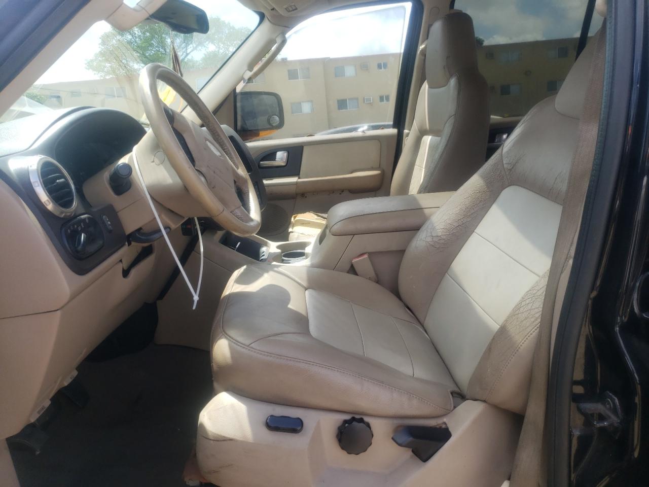 Photo 5 from auction – 2003 FORD EXPEDITION with VIN 1FMFU17L73LB55373
