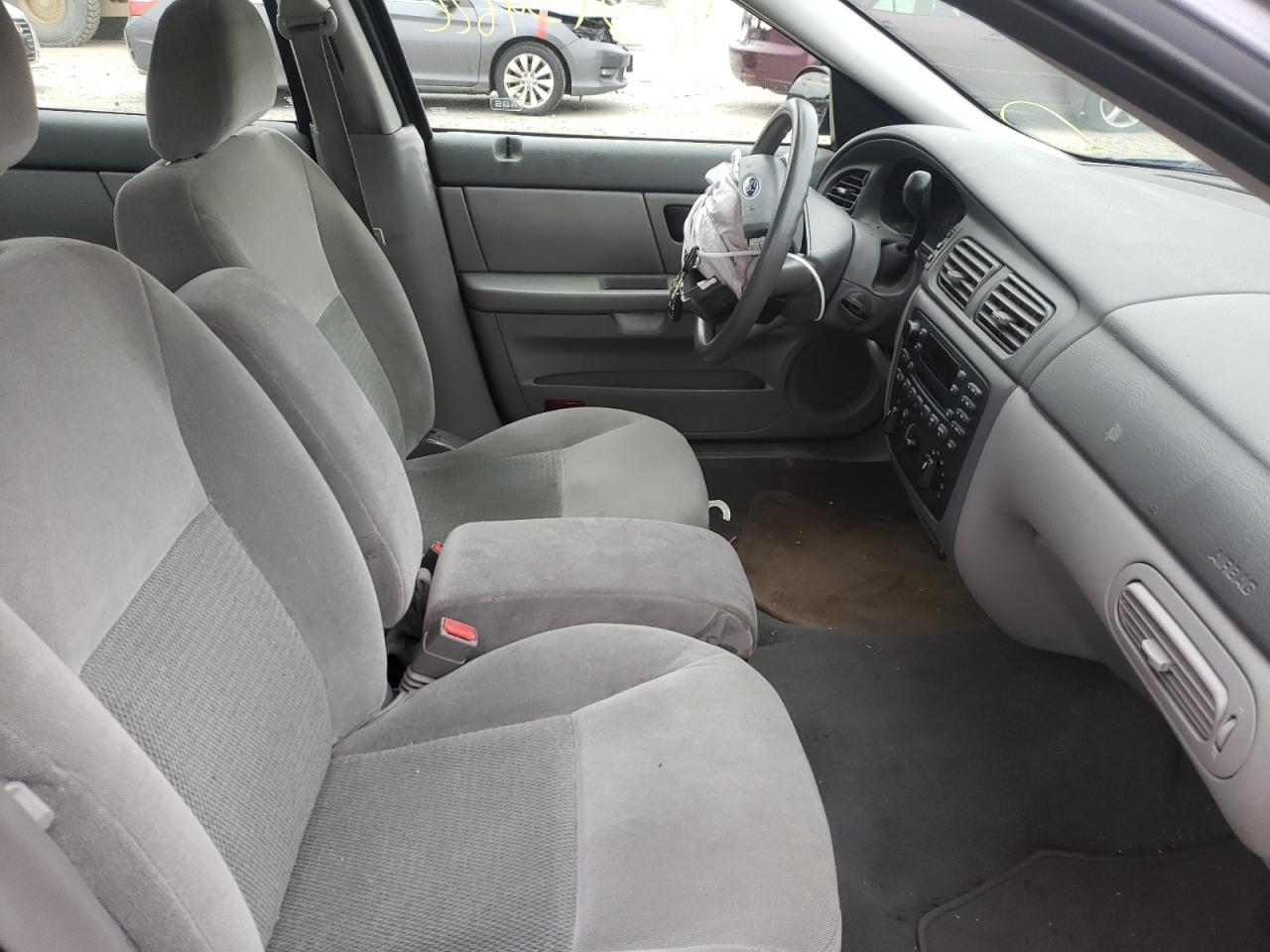 Photo 5 from auction – 2006 FORD TAURUS SE with VIN 1FAHP53UX6A216764