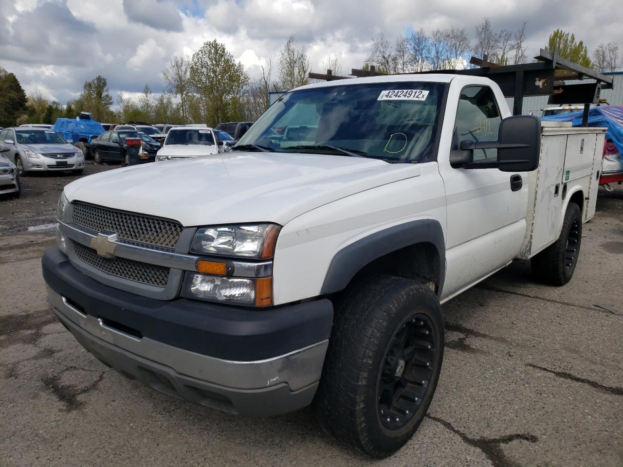 Photo 2 from auction – 2004 CHEVROLET SILVERADO with VIN 1GBHC24294E272819