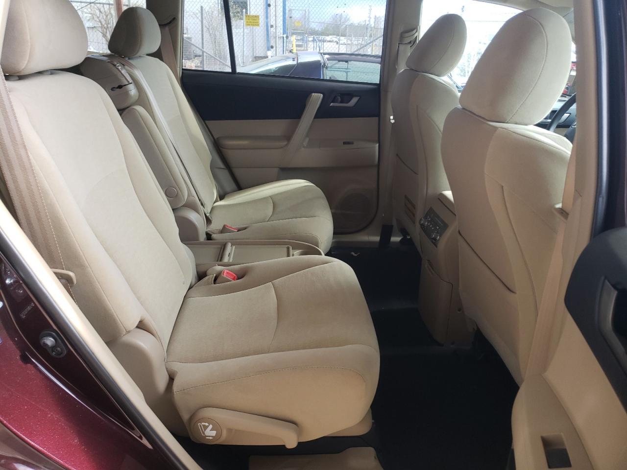 Photo 6 from auction – 2013 TOYOTA HIGHLANDER with VIN 5TDBK3EH5DS267592