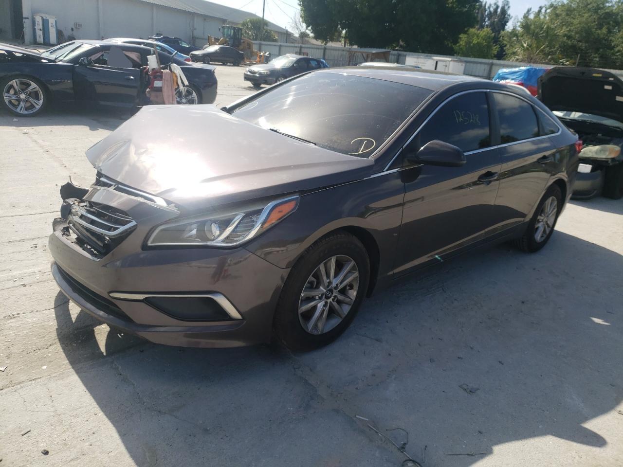 Photo 2 from auction – 2016 HYUNDAI SONATA SE with VIN 5NPE24AF1GH336229