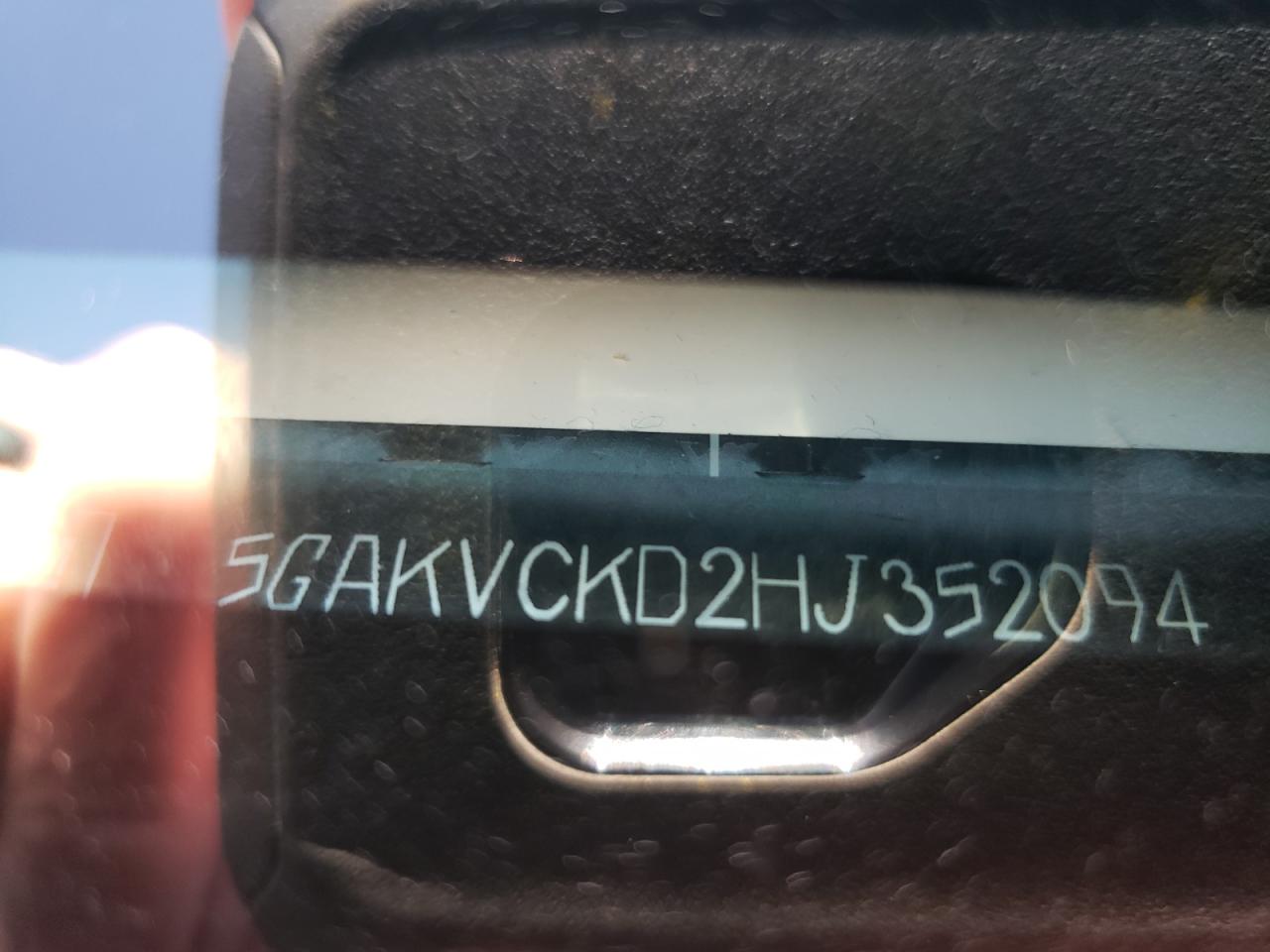Photo 10 from auction – 2017 BUICK ENCLAVE with VIN 5GAKVCKD2HJ352094