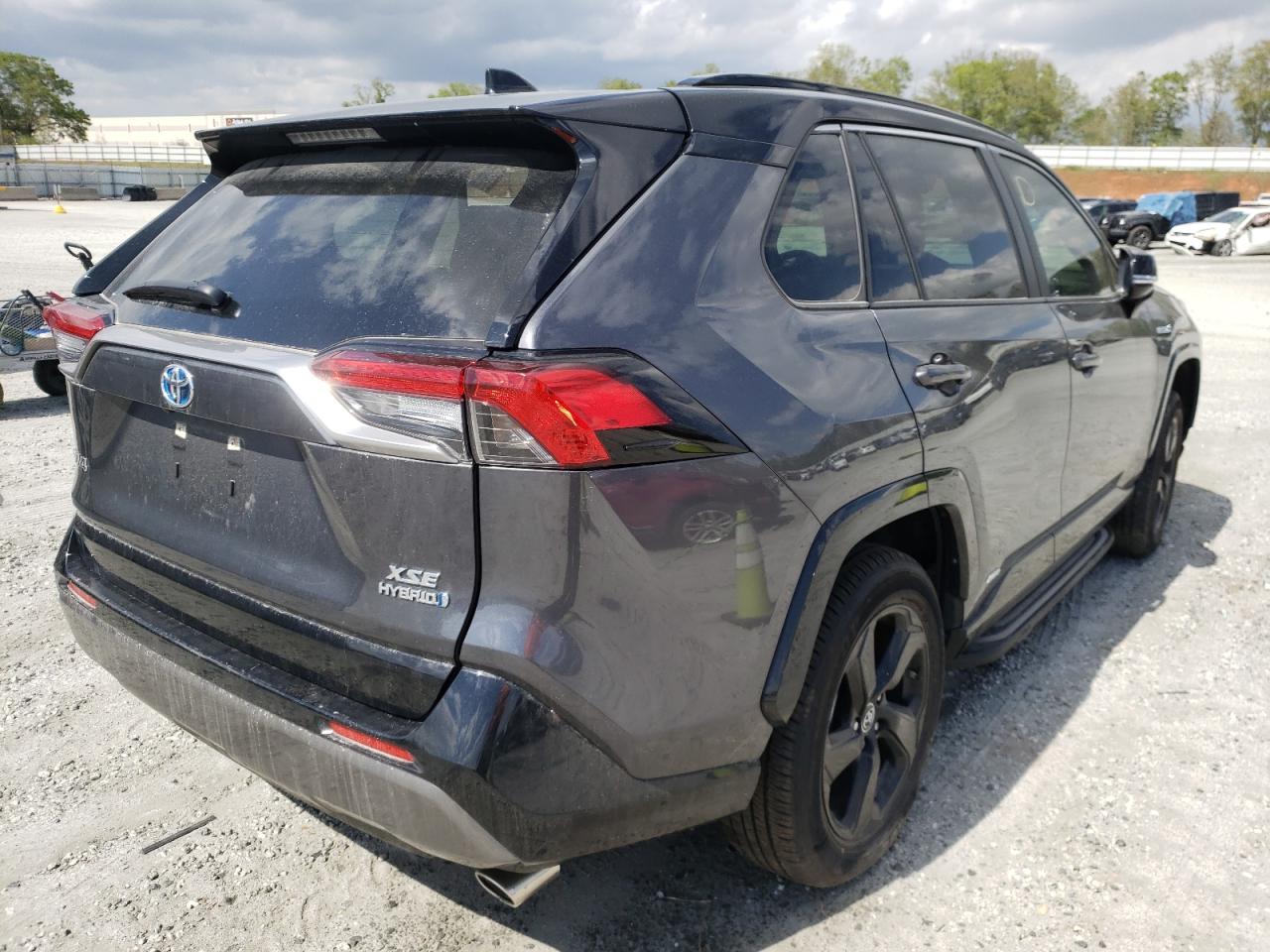 Photo 4 from auction – 2019 TOYOTA RAV4 XSE with VIN JTMEWRFVXKD511321