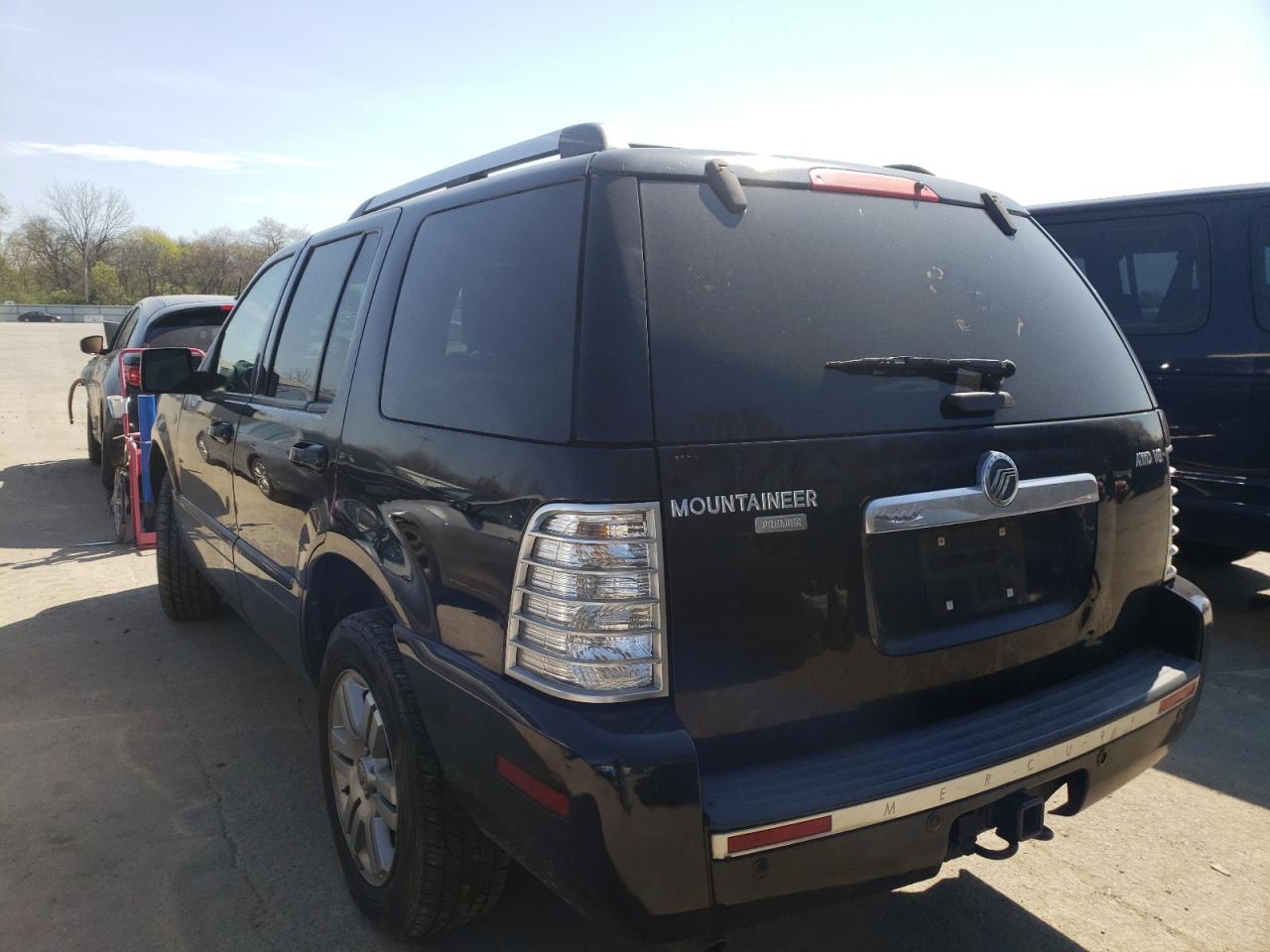 Photo 3 from auction – 2006 MERCURY MOUNTAINEE with VIN 4M2EU48856UJ16351