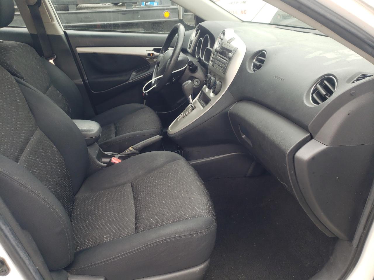 Photo 5 from auction – 2010 PONTIAC VIBE with VIN 5Y2SP6E0XAZ419647