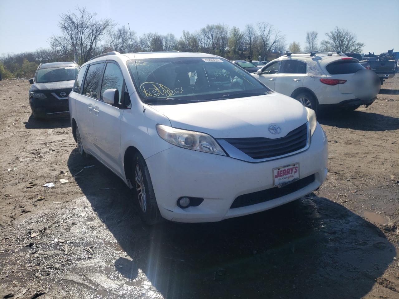 TOYOTA SIENNA XLE 2011 with VIN 5TDYK3DC4BS100072 - Photo from auction