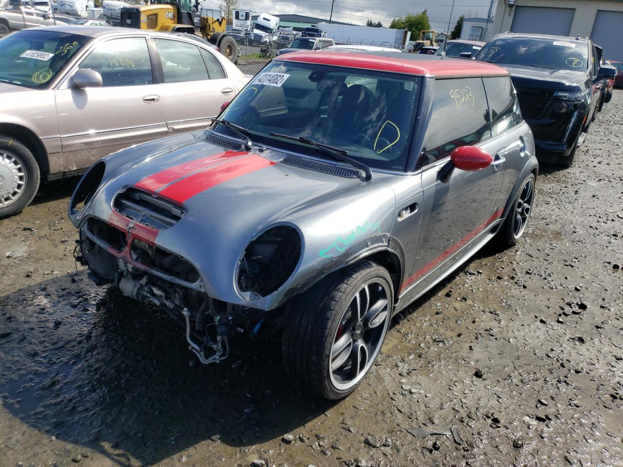 Photo 2 from auction – 2006 MINI COOPER S with VIN WMWRE33576TL24360