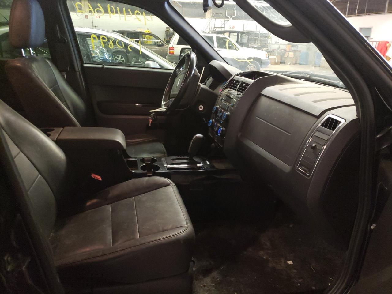 Photo 5 from auction – 2010 FORD ESCAPE XLT with VIN 1FMCU9DG7AKD26313