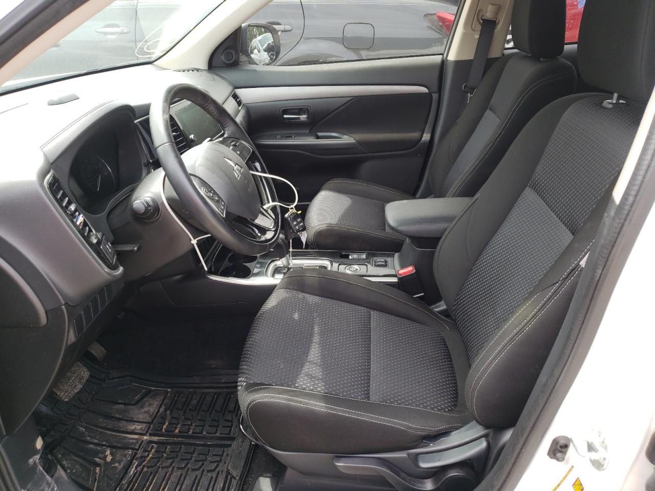 Photo 5 from auction – 2018 MITSUBISHI OUTLANDER with VIN JA4AZ3A3XJZ000907