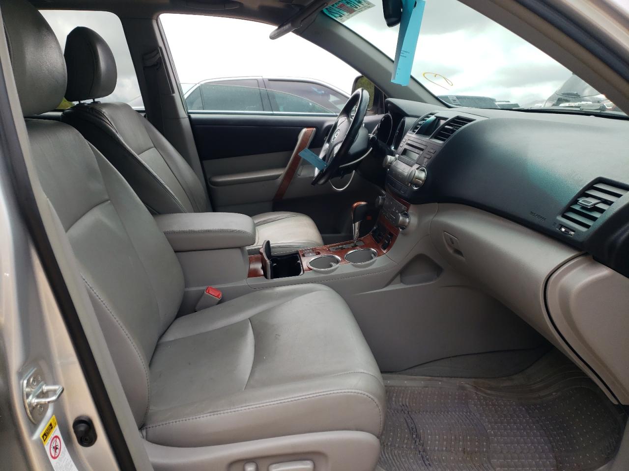 Photo 5 from auction – 2010 TOYOTA HIGHLANDER with VIN 5TDYK3EH1AS006840