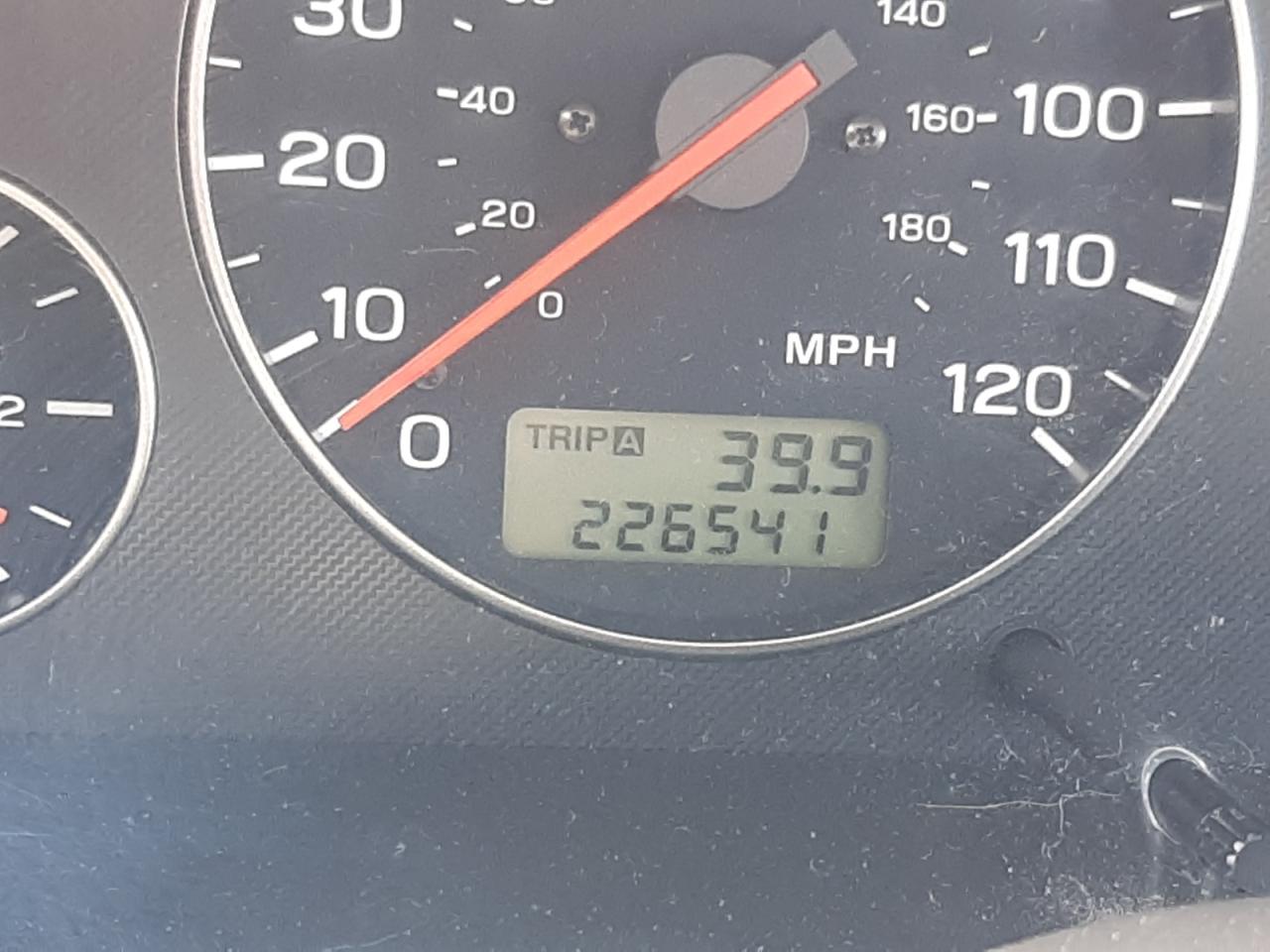 Photo 8 from auction – 2004 SUBARU LEGACY OUT with VIN 4S3BH806447644781