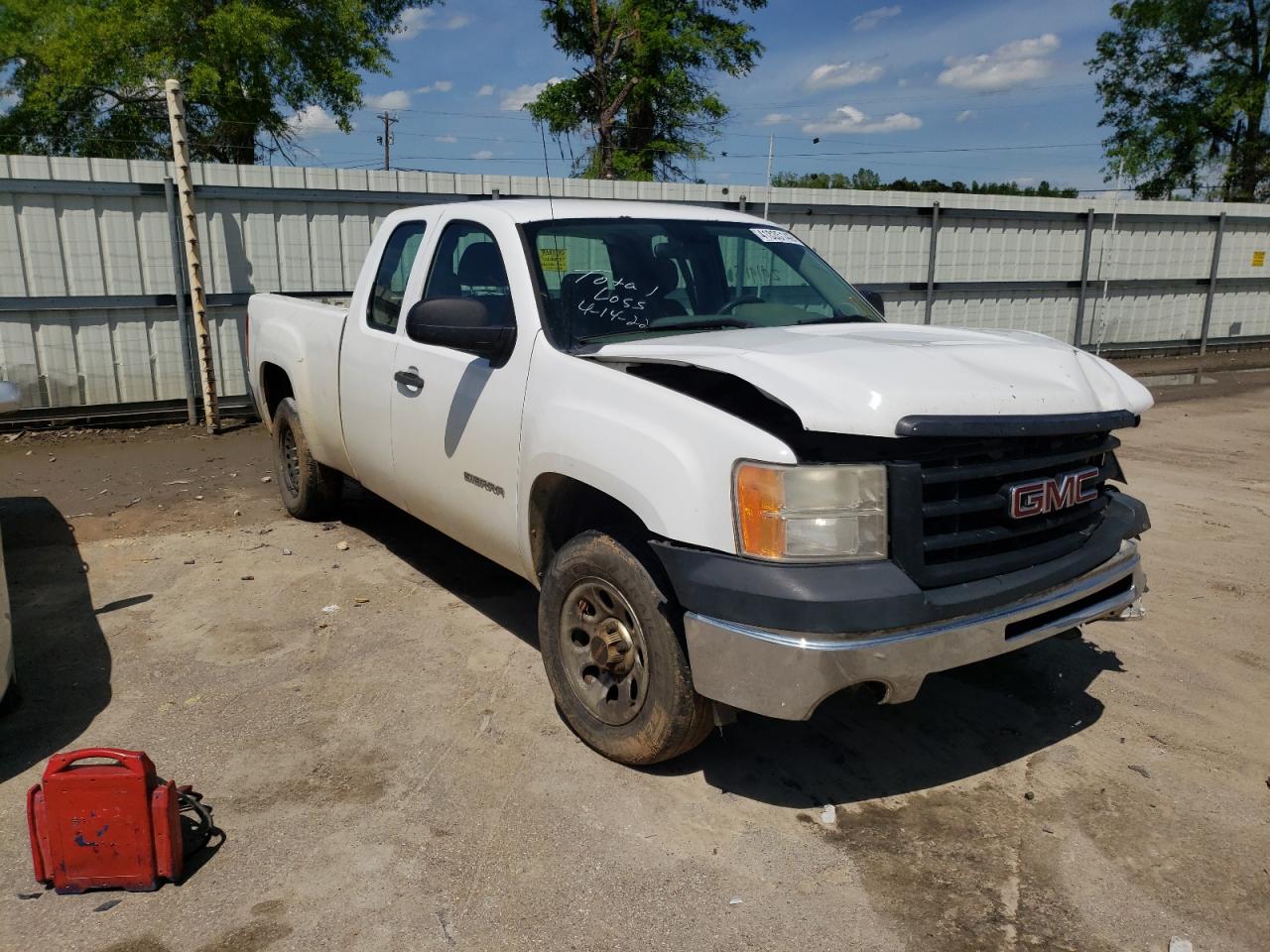 GMC SIERRA C15 2011 with VIN 1GTR1TEX0BZ438401 - Photo from auction