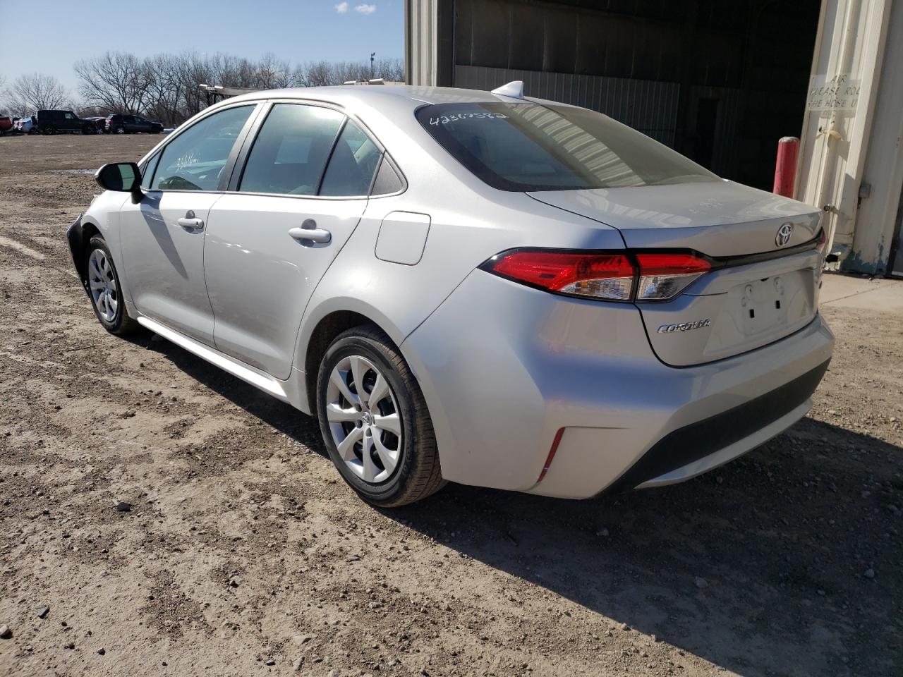Photo 3 from auction – 2021 TOYOTA COROLLA LE with VIN 5YFEPMAE4MP178105