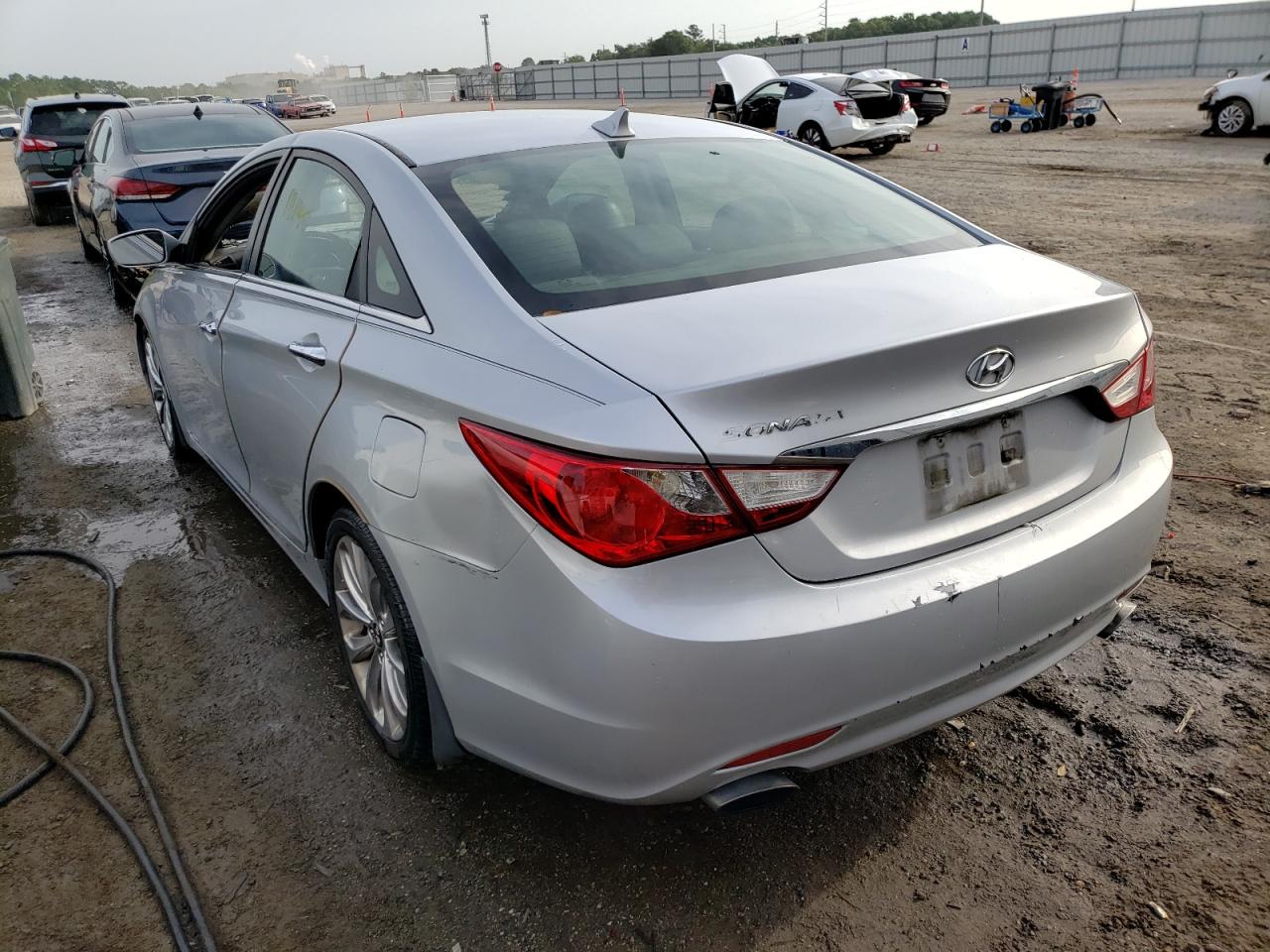Photo 3 from auction – 2011 HYUNDAI SONATA SE with VIN 5NPEC4AC0BH203005