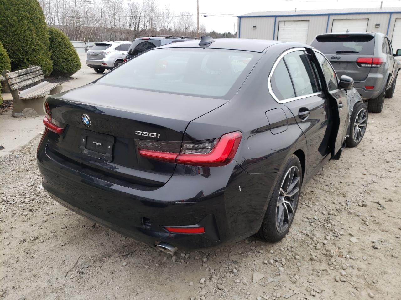 Photo 4 from auction – 2021 BMW 330XI with VIN 3MW5R7J03M8C07672