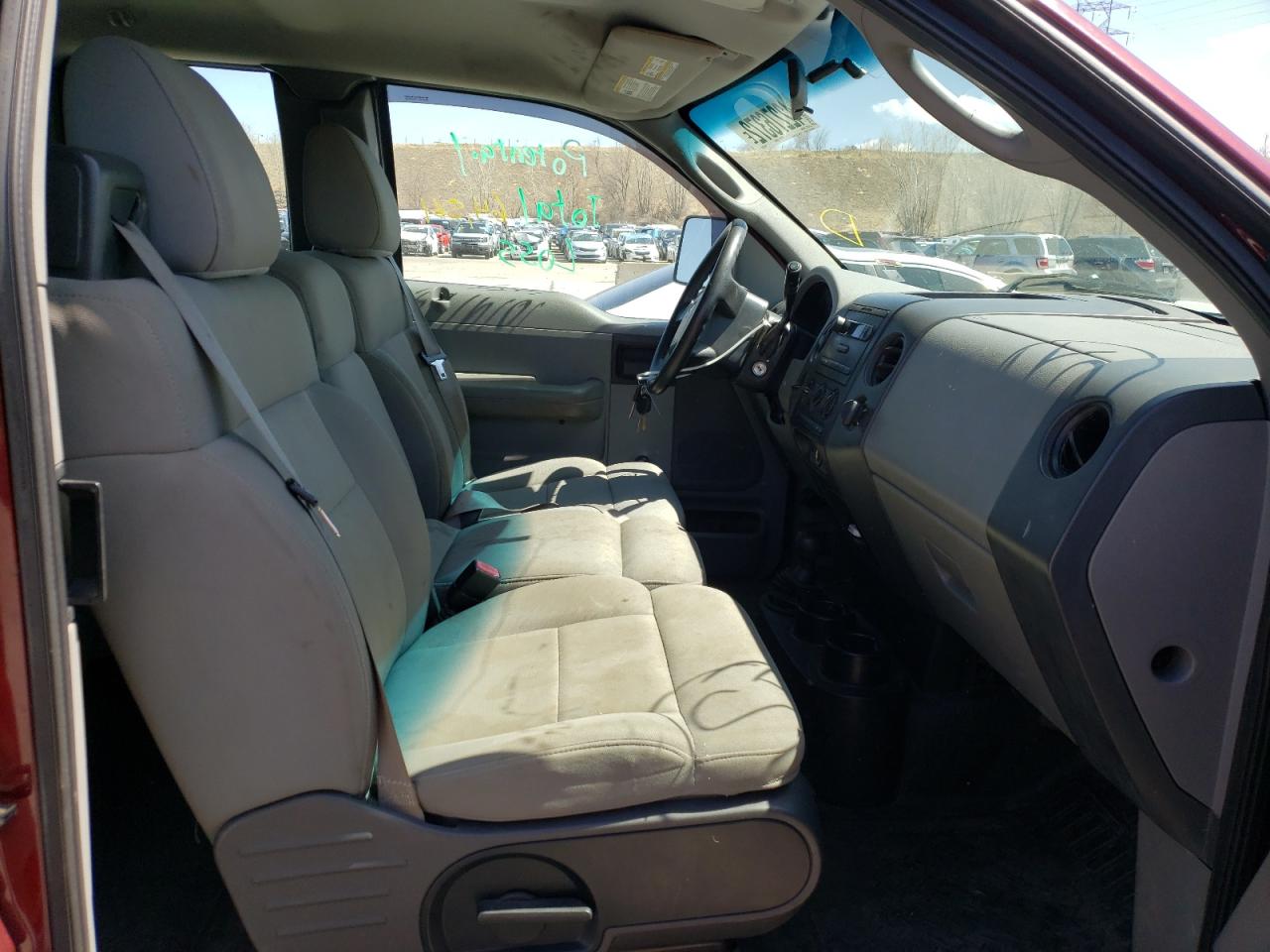 صورة رقم 5 من المزاد - 2005 FORD F150 مع VIN 1FTVX14515NA95255