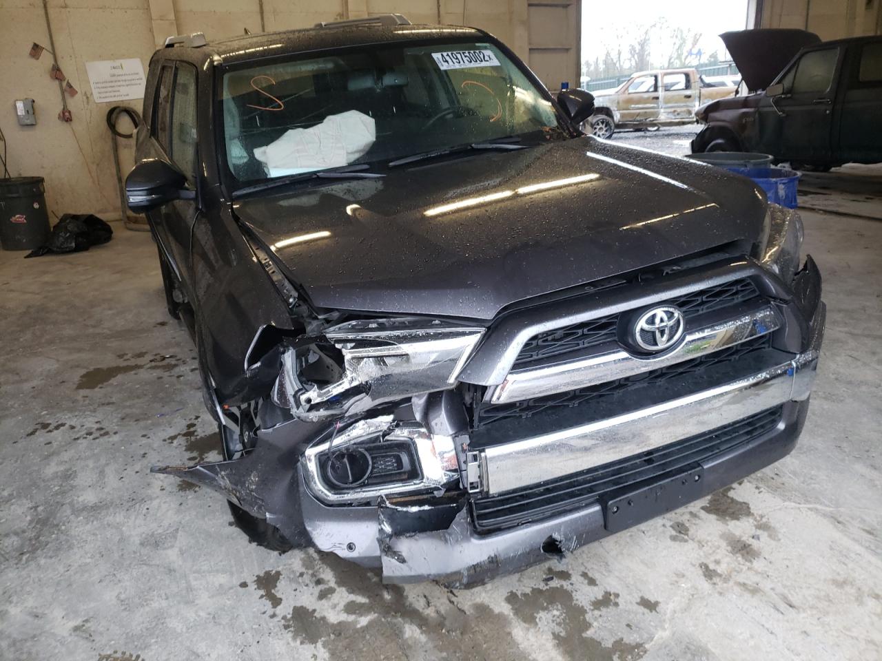 Photo 18 from auction – 2017 TOYOTA 4RUNNER SR with VIN JTEBU5JR2H5478180