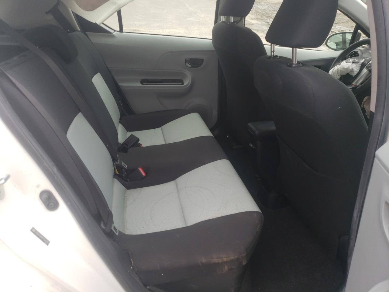 Photo 6 from auction – 2014 TOYOTA PRIUS C with VIN JTDKDTB34E1566797