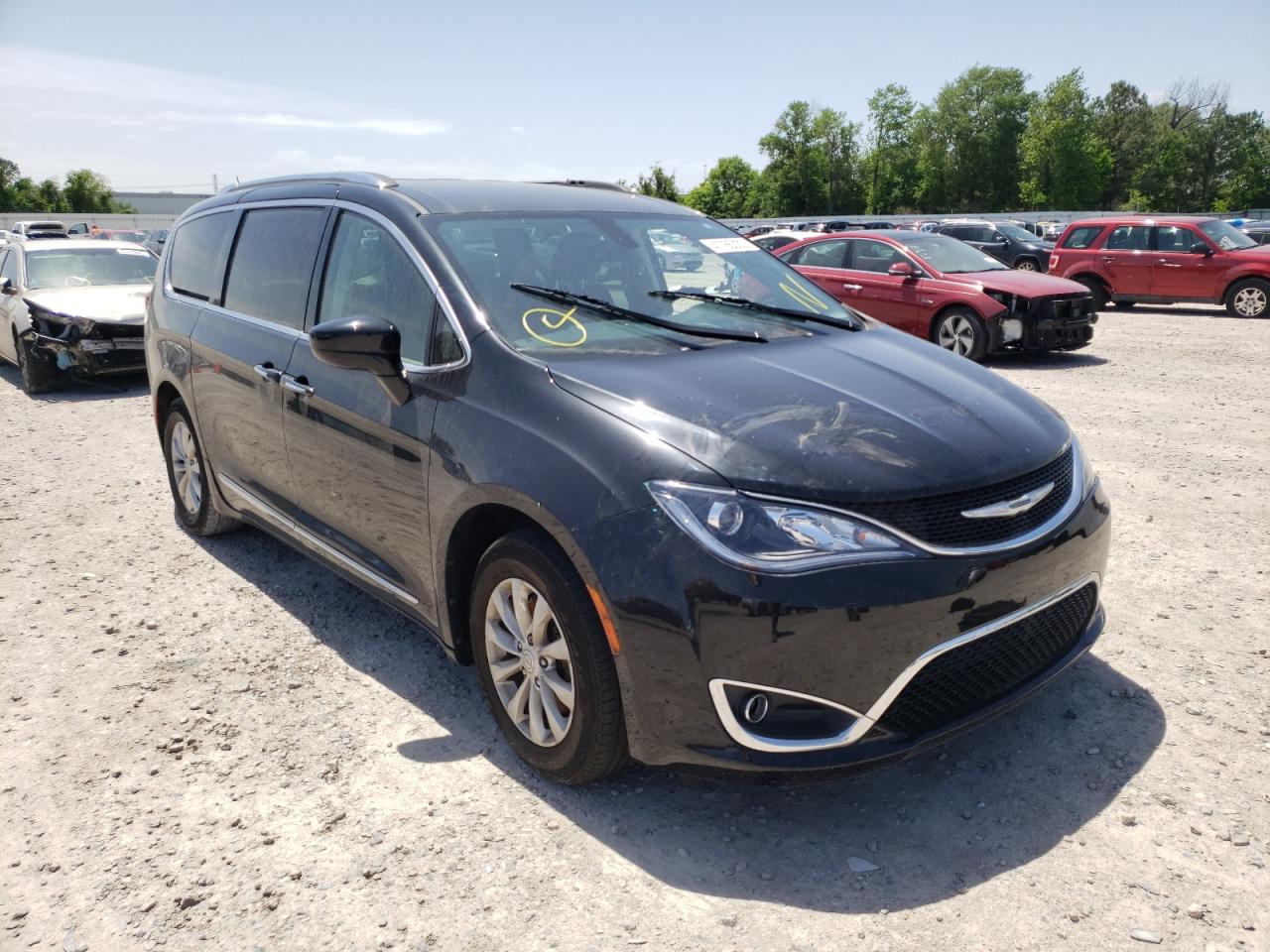 CHRYSLER PACIFICA T 2018 with VIN 2C4RC1BG5JR149400 - Photo from auction