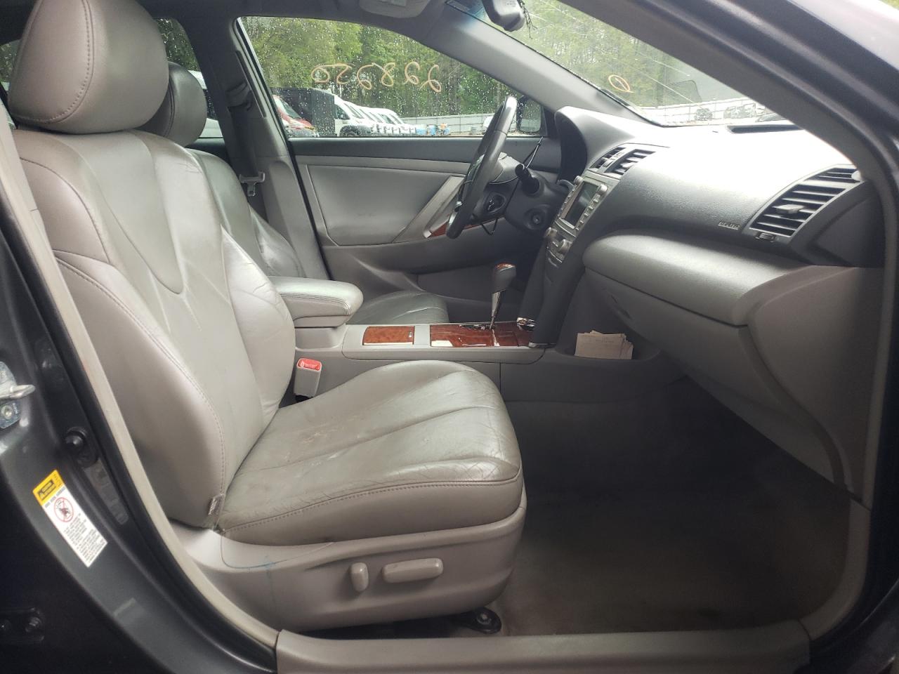 Photo 5 from auction – 2011 TOYOTA CAMRY BASE with VIN 4T1BF3EK8BU176935
