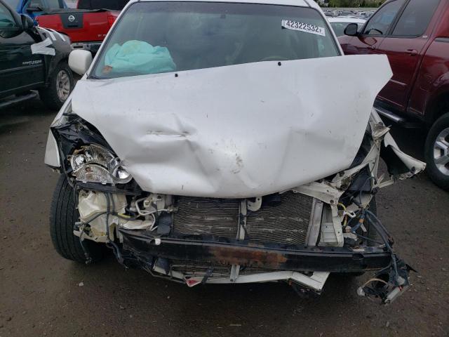 Photo 7 from auction – 2004 TOYOTA SIENNA XLE with VIN 5TDBA22C94S005161