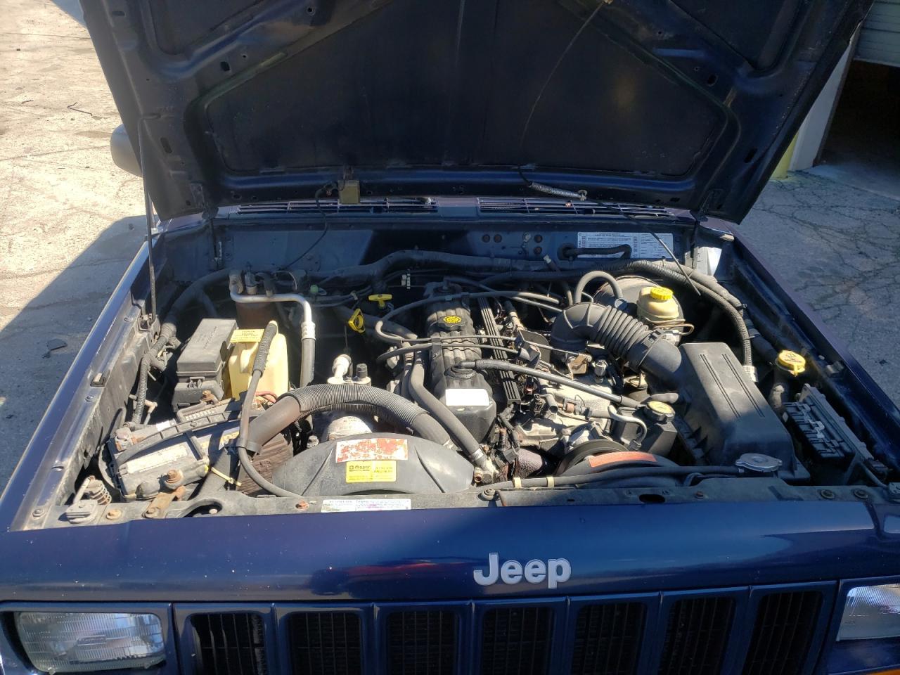 Photo 7 from auction – 2000 JEEP CHEROKEE S with VIN 1J4FF48S4YL174793