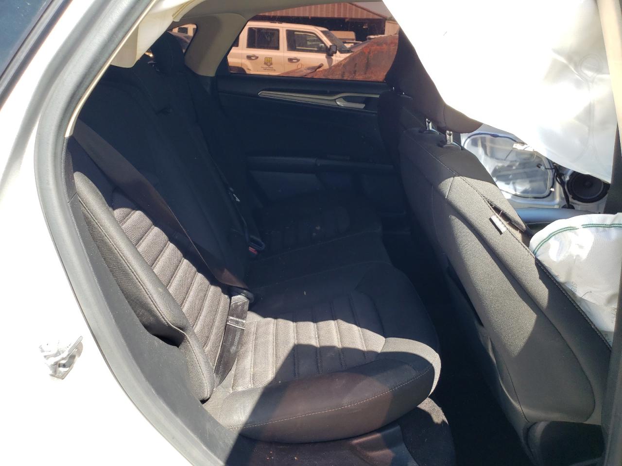 Photo 6 from auction – 2017 FORD FUSION SE with VIN 3FA6P0LU5HR374786