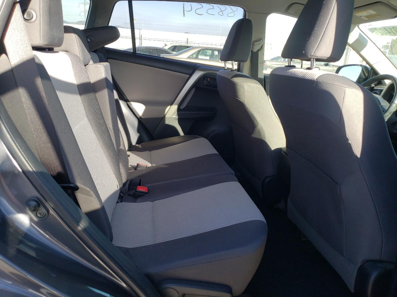 Фото 6 с аукциона – 2014 TOYOTA RAV4 LE с VIN JTMBFREV7ED080719
