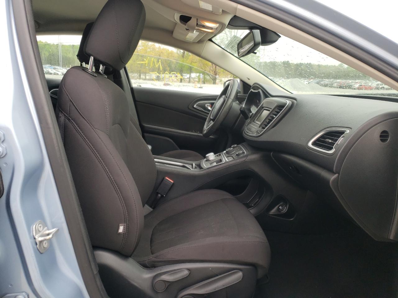 Photo 5 from auction – 2015 CHRYSLER 200 LIMITE with VIN 1C3CCCAB4FN615351