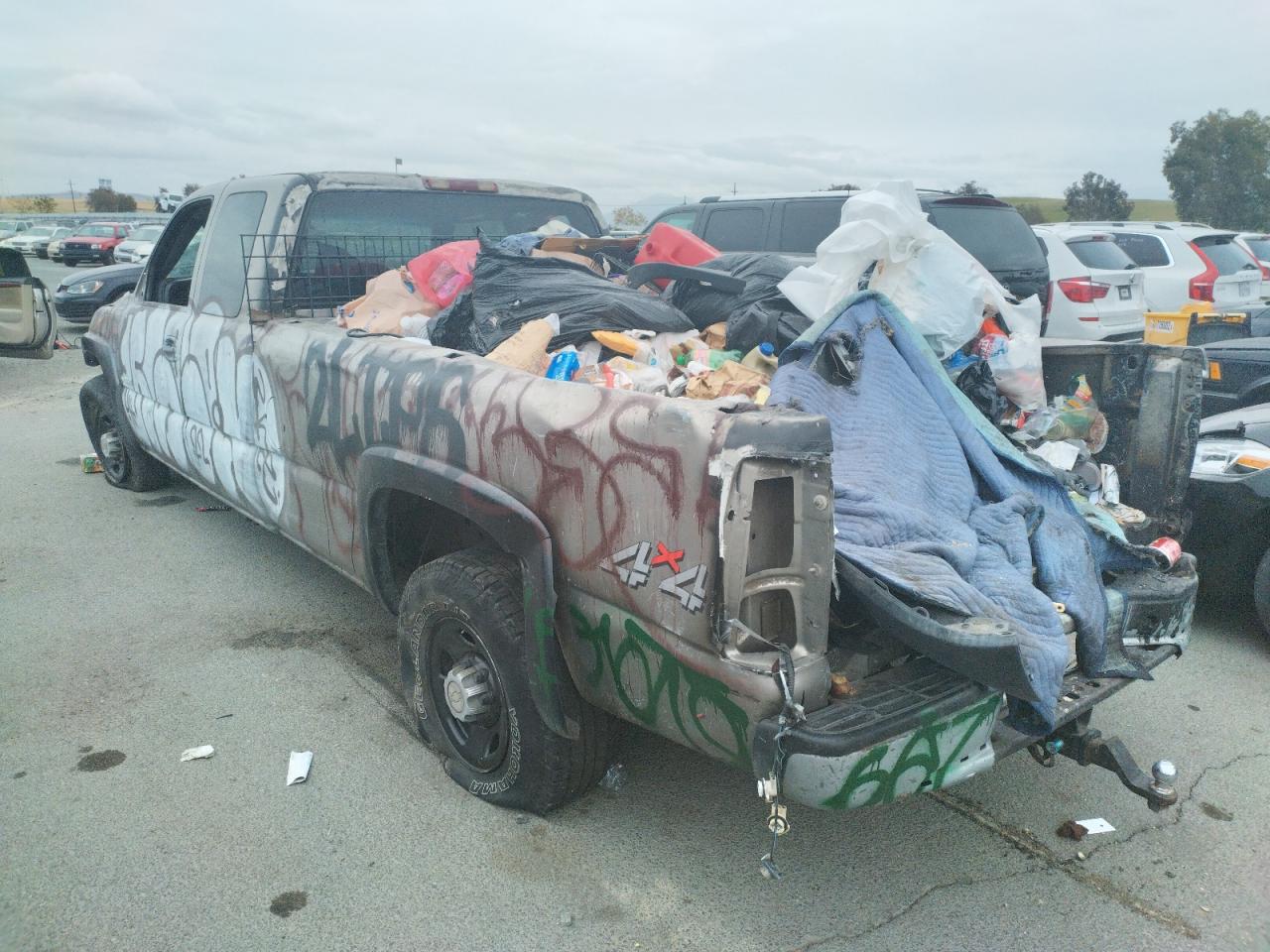 Photo 3 from auction – 2000 CHEVROLET SILVERADO with VIN 1GCGK29U9YE269834