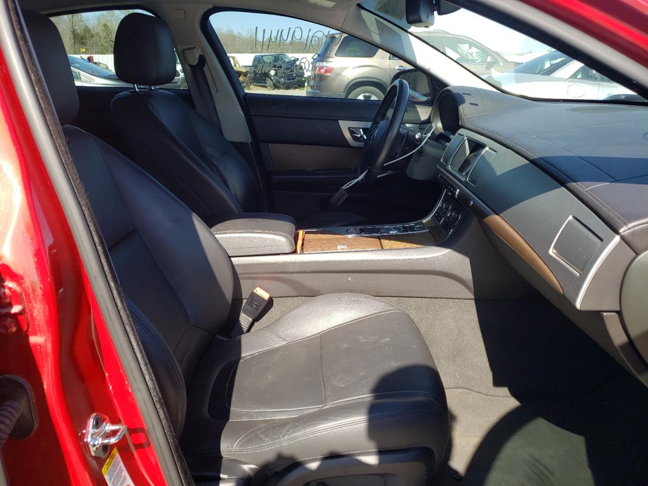 Photo 5 from auction – 2014 JAGUAR XF with VIN SAJWA0EX1E8U09762