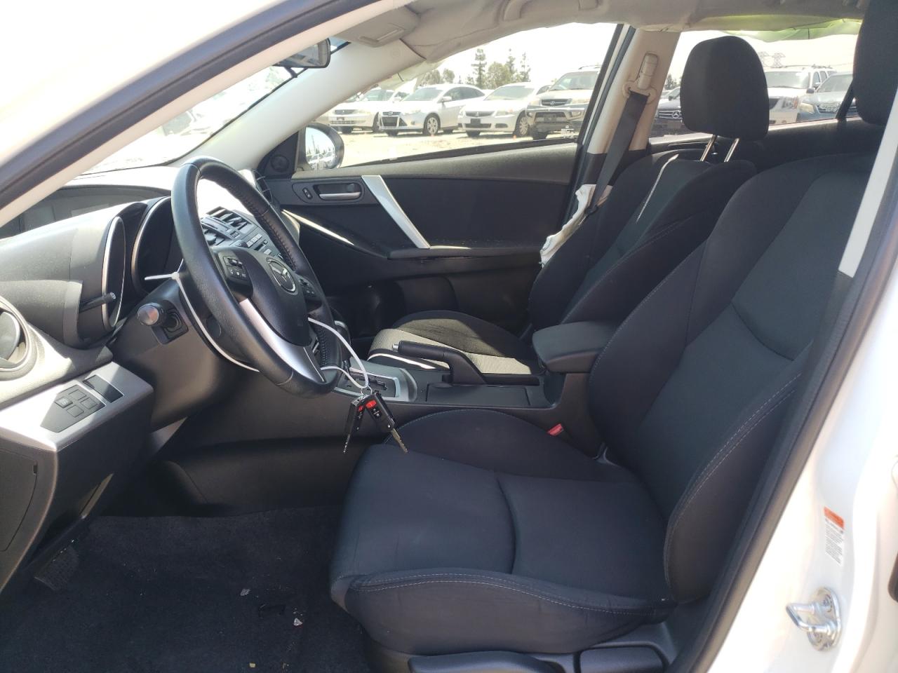 Photo 5 from auction – 2011 MAZDA 3 S with VIN JM1BL1K67B1493728