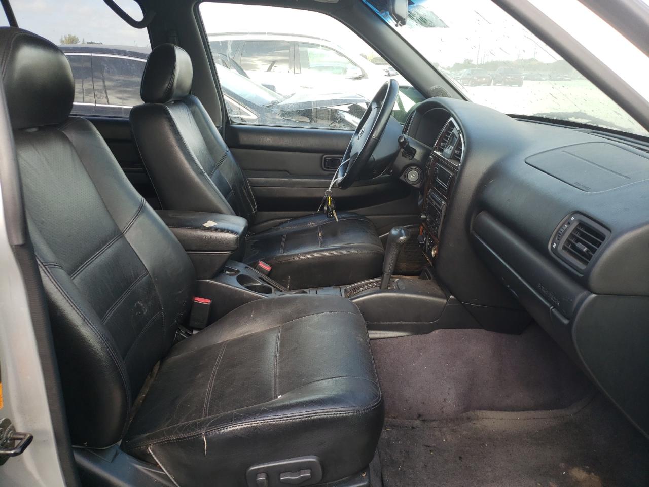Photo 5 from auction – 2002 NISSAN PATHFINDER with VIN JN8DR09Y52W722648