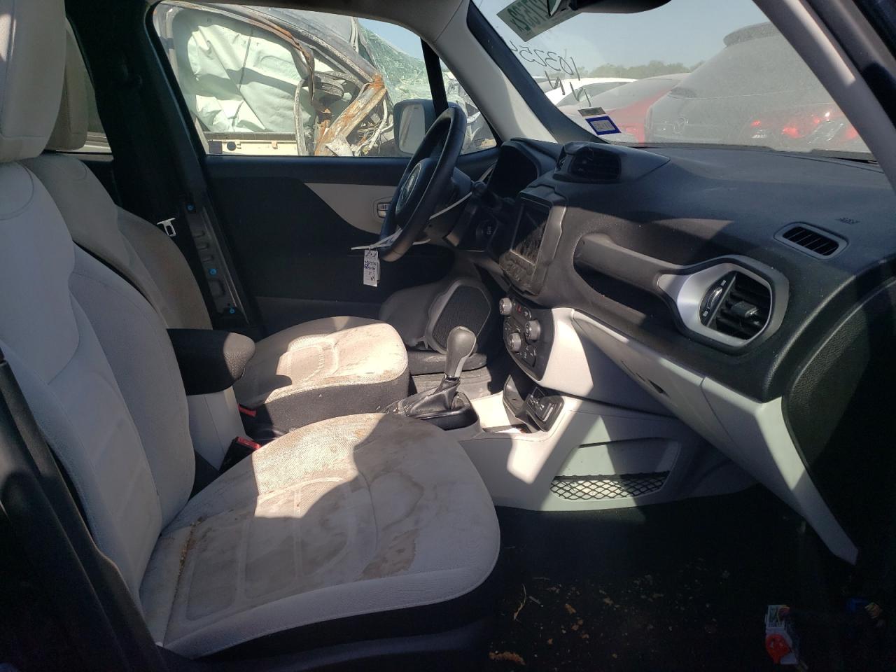 Photo 5 from auction – 2018 JEEP RENEGADE L with VIN ZACCJABB0JPH25110