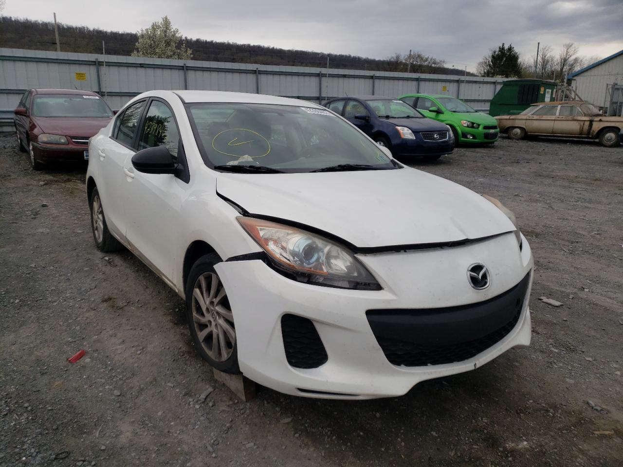 MAZDA 3 I 2012 with VIN JM1BL1V88C1663092 - Photo from auction