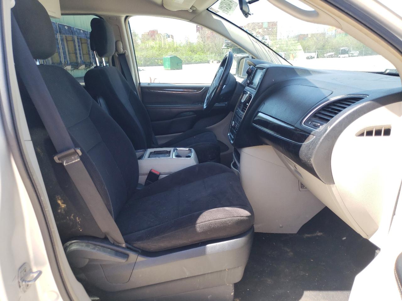 Photo 5 from auction – 2011 CHRYSLER TOWN & COU with VIN 2A4RR5DG8BR677785