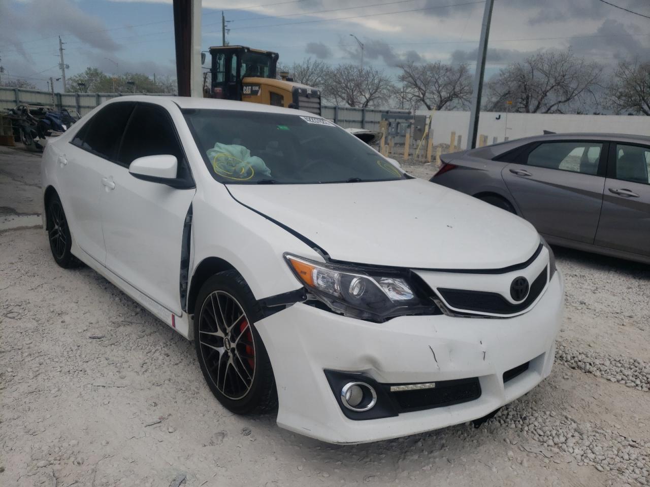 TOYOTA CAMRY L 2014 with VIN 4T1BF1FK9EU410149 - Photo from auction